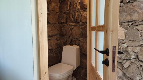  Zove Rural Cottage with garden views -  Room  picture :   Shower    Hairdryer    Iron                           