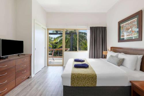 Club Wyndham Denarau Island, Trademark Collection by Wyndhamにあるテレビまたはエンターテインメントセンター