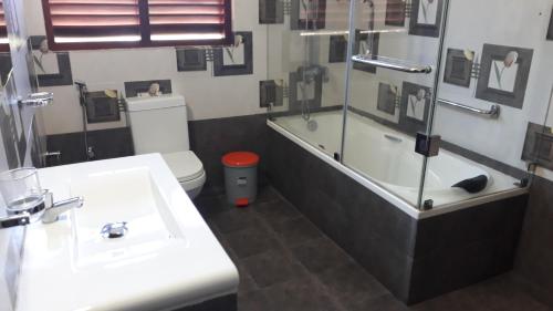 Un baño de Sun Set Forest Villa