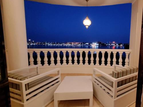 Μπαλκόνι ή βεράντα στο IN LUXOR Nile Apartments