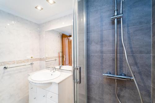 Apartamentos Moby Dick 16-G by WT