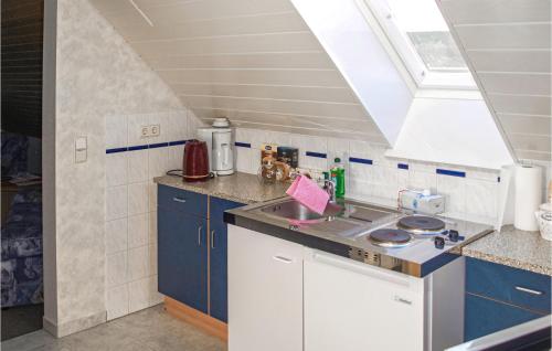 Dapur atau dapur kecil di Nice Apartment In Rankwitz Ot Suckow