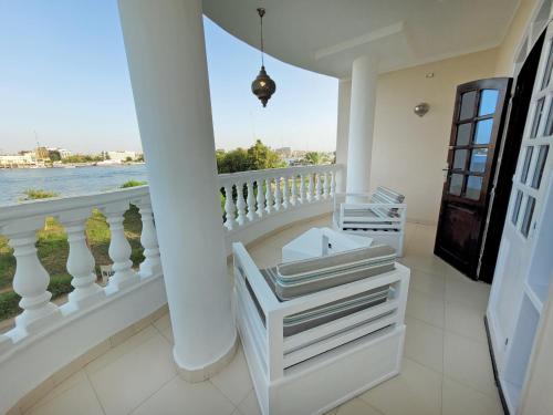Μπαλκόνι ή βεράντα στο IN LUXOR Nile Apartments