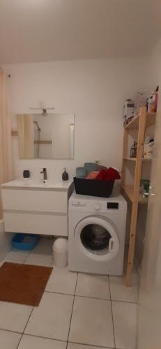 Fotografia z galérie ubytovania 2 Bedrooms Confortable Wifi FIBRE ALL EQUIPMENT Provided Near Airbus Alten Expleo Thales Sopra v destinácii Toulouse