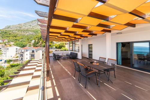 Gallery image of Terrace & View Brist in Brist