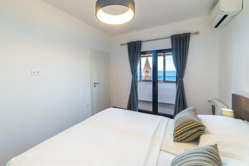 Gallery image of Terrace & View Brist in Brist