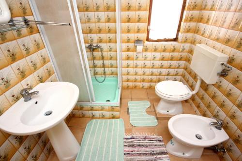 Apartments with parking space Mastrinka, Ciovo - 9428