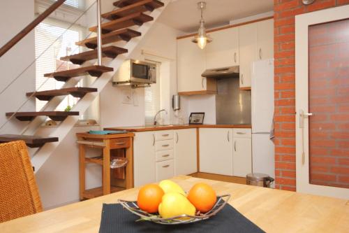 Kuchyň nebo kuchyňský kout v ubytování Apartments with a parking space Okrug Gornji, Ciovo - 9444