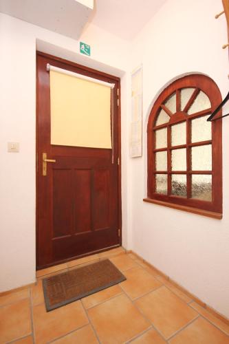 Apartments with a parking space Okrug Gornji, Ciovo - 9444