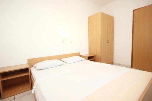 Apartments with a parking space Okrug Gornji, Ciovo - 9441