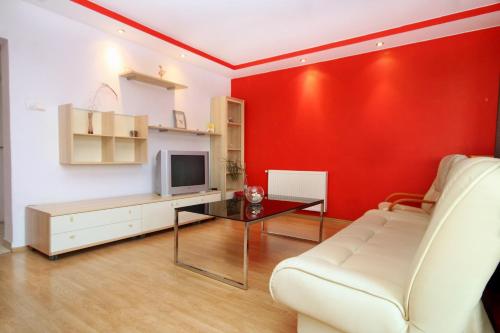 Apartments with parking space Trogir - 9455