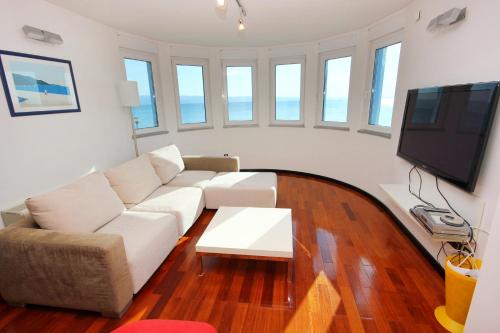 Seaside luxury villa with a swimming pool Podstrana, Split - 9466