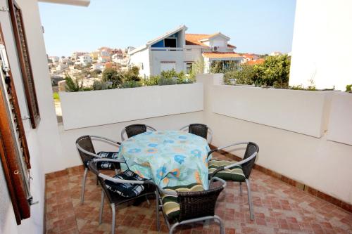 Balkón alebo terasa v ubytovaní Apartments by the sea Sevid, Trogir - 9468
