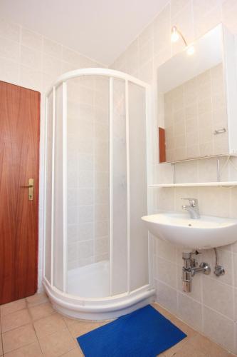 Apartment Novalja 9326b