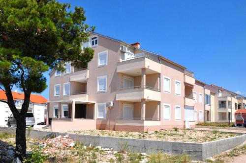 Apartments with parking space Vodice - 10022