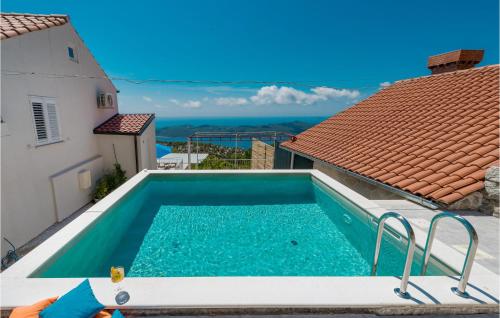 Pet Friendly Apartment In Dubravica