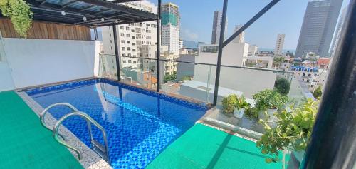 Piscina de la sau aproape de POOL Seaview - 4A - -Blue Sea- Balcony- Bathtub