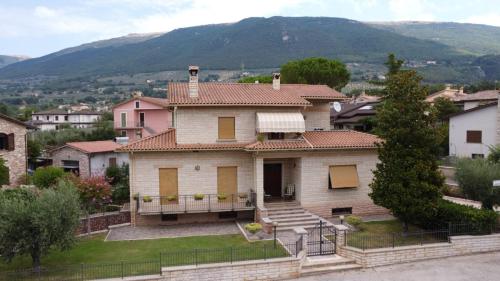 Nespecifikovaný výhled na hory nebo výhled na hory při pohledu z apartmánu