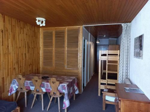 Studio Tignes, 1 pièce, 4 personnes - FR-1-449-32の見取り図または間取り図