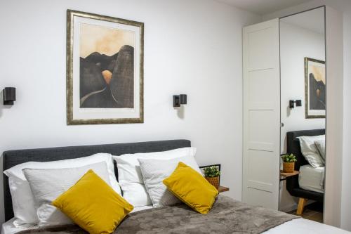Posteľ alebo postele v izbe v ubytovaní Luxury apartment Casia with heated pool and pleasent terrace