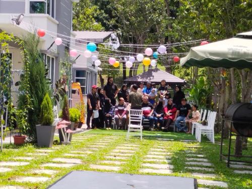 Clientes alojados en Laman Jubilee DBayu