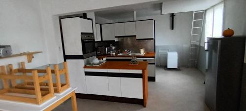 Dapur atau dapur kecil di Le paysage - Le studio PMR