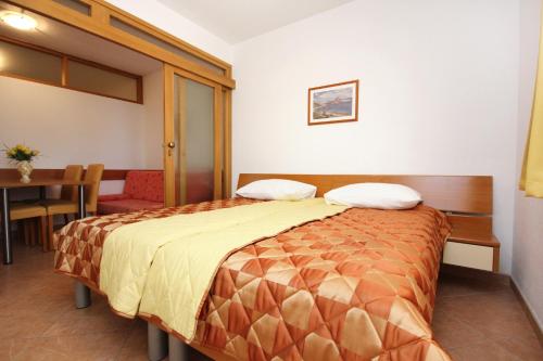 Apartment Baska Voda 10027c