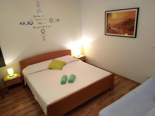 Apartments with a parking space Hvar - 9658