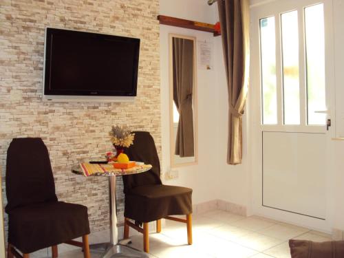 Apartments with a parking space Hvar - 9658