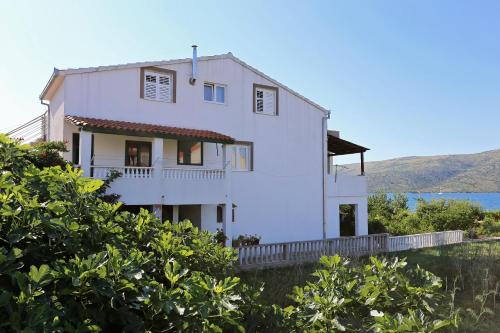 Fotografie z fotogalerie ubytování Apartments by the sea Poljica, Trogir - 10237 v destinaci Marina