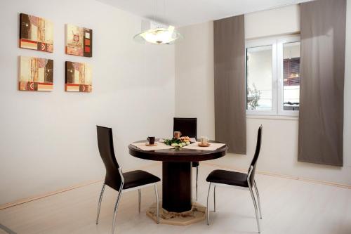 Apartments with parking space Stanici, Omis - 10324