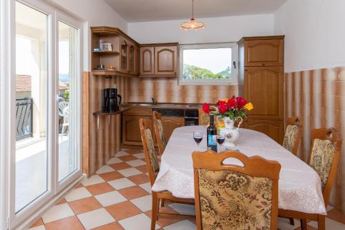 Apartments with parking space Orebic, Peljesac - 10160
