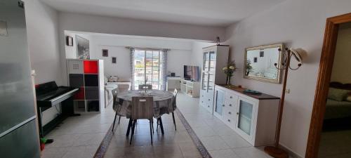 Η κουζίνα ή μικρή κουζίνα στο Vivienda Leo-JES