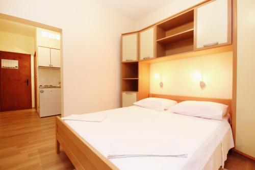 Studio Orebic 10256b