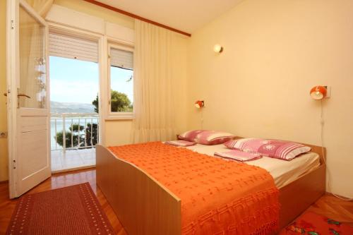 Apartments by the sea Mastrinka, Ciovo - 10261