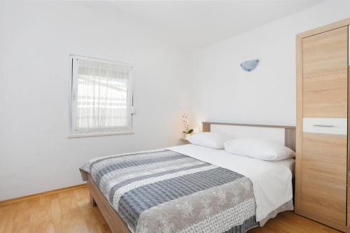 Apartments by the sea Kanica, Rogoznica - 11745