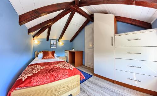 Seaside luxury villa with a swimming pool Cove Siroka, Ciovo - 11749