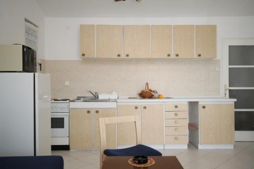 Apartments by the sea Novalja, Pag - 9683