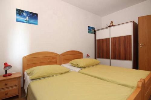 Apartments with a parking space Kastel Stafilic, Kastela - 11776