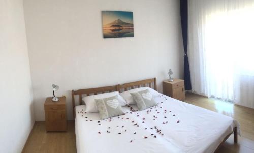 Apartments with parking space Trogir - 11782