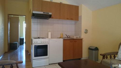 Apartments with parking space Trogir - 11782