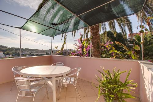 Apartments with WiFi Mali Losinj (Losinj) - 11880