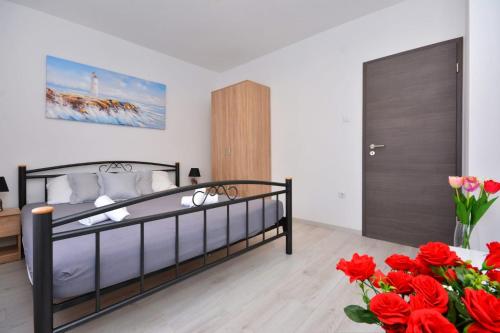 Holiday apartments Podstrana, Split - 12045