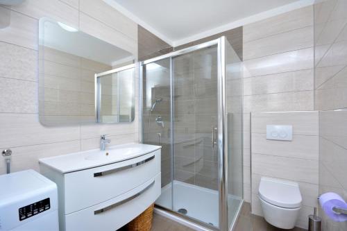 Holiday apartments Podstrana, Split - 12045
