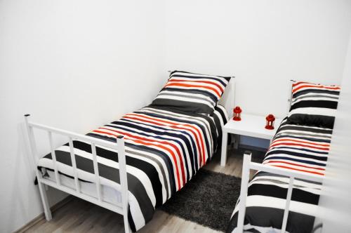 Apartments with WiFi Zagreb - 12046