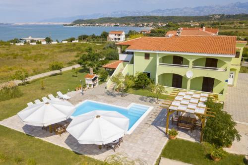 Family-friendly apartments with swimming pool Ljubac, Zadar - 11922