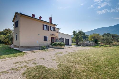 Apartments with parking space Nerezine, Losinj - 12149