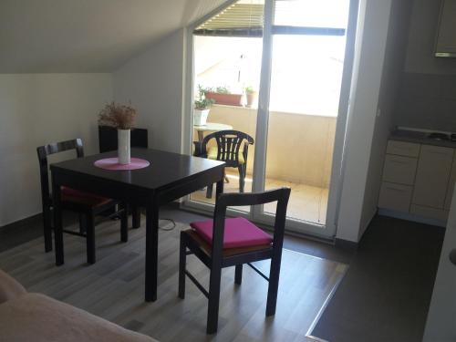 Apartments with parking space Vodice - 12206
