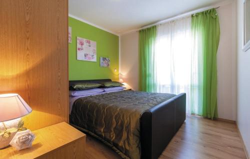Apartments with WiFi Kastel Kambelovac, Kastela - 12217