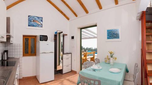 Family friendly house with a swimming pool Bol, Brac - 12228